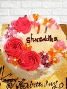 FLORAL DECORATED CAKE