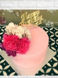 CARNATION FLOWER CAKE