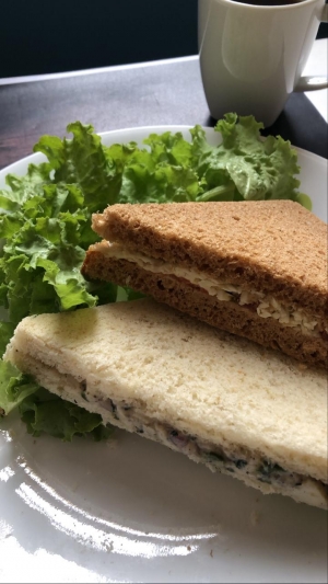 CHICKEN JUNGLEE SANDWICH